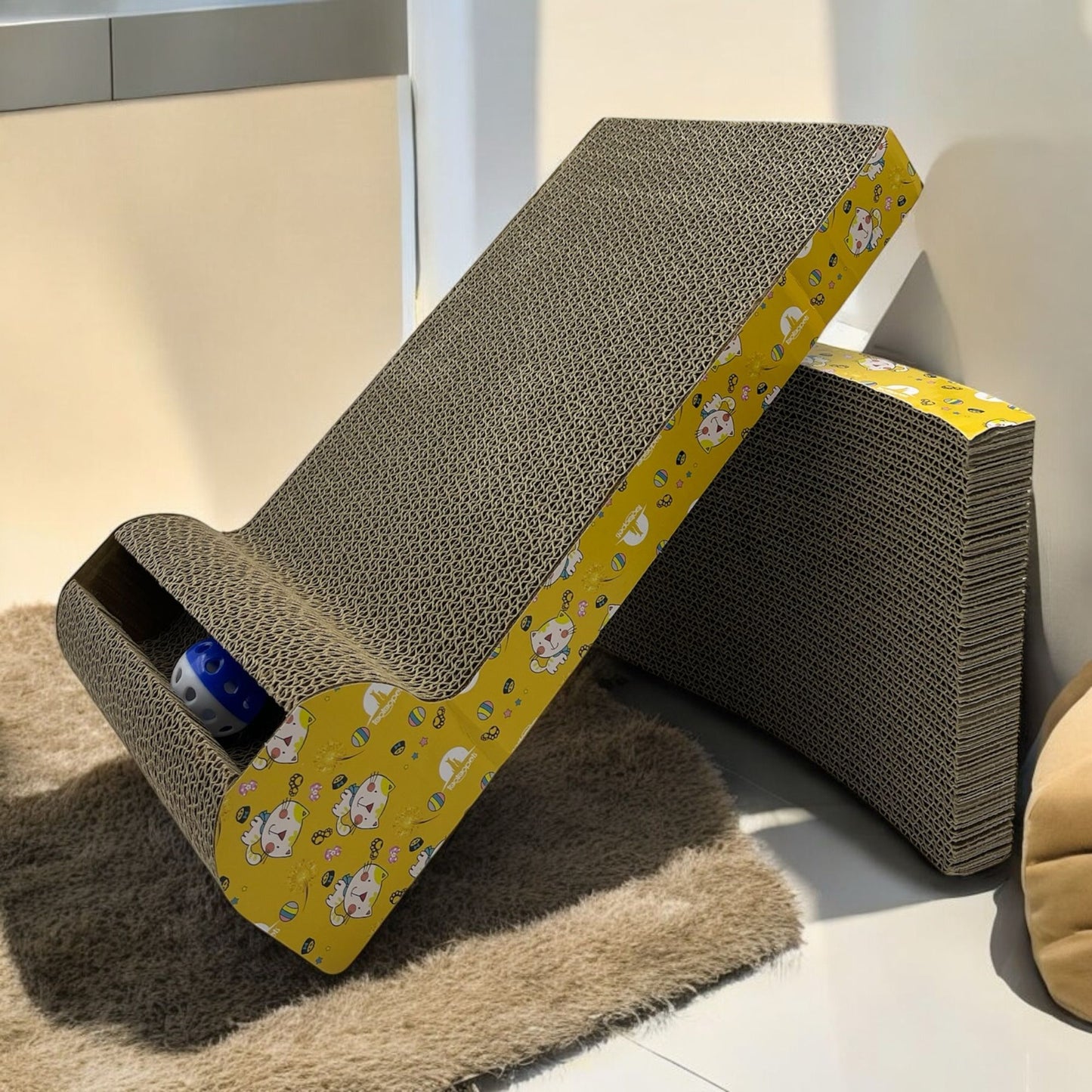 Cat Scratching Board UK – Curved & Flat Designs to Protect Your Sofa & Keep Cats Happy